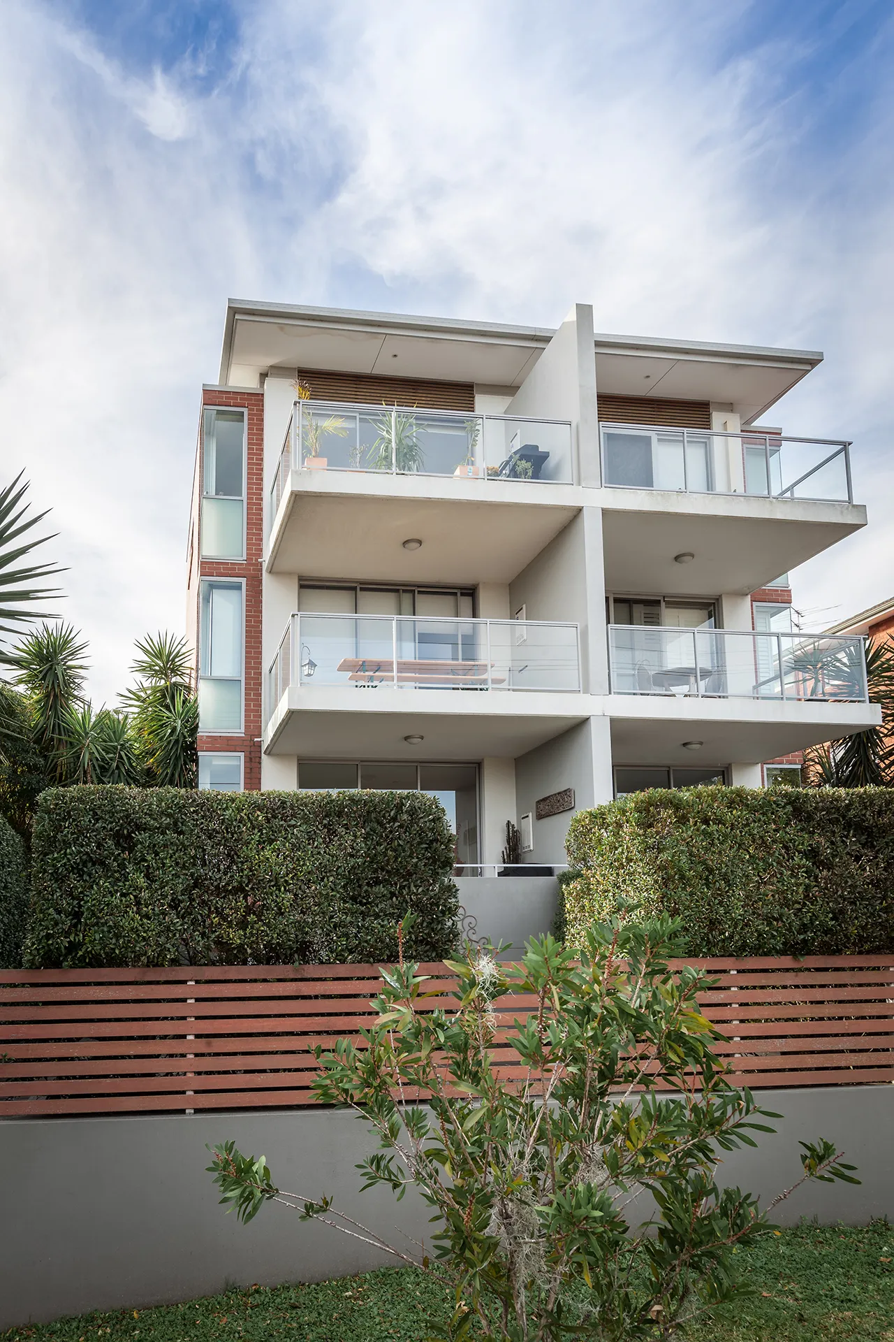 Laguna — image 1